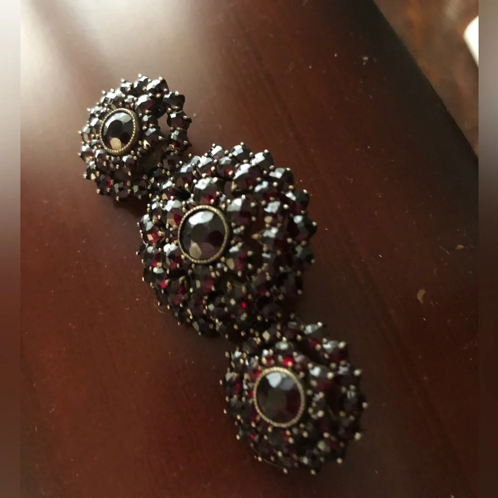 Victorian Garnet Brooch 1800’s , tier’s in round circle ⭕️ gilt on silver,14kpin - Picture 2 of 8